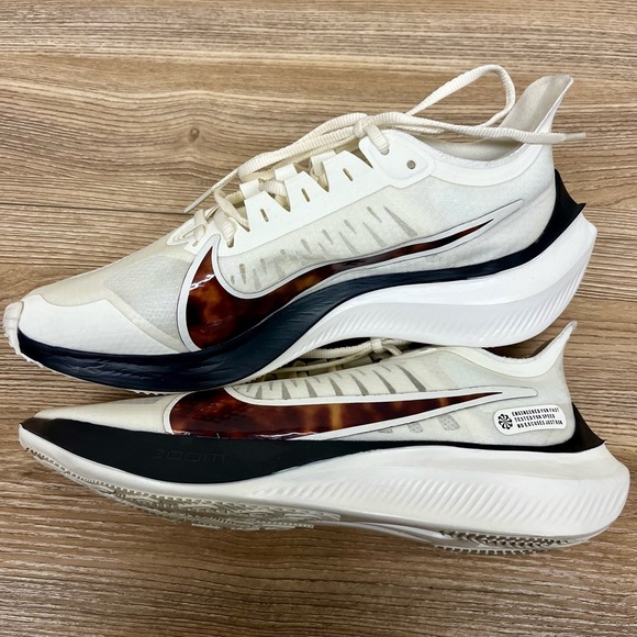Nike Running Zoom Gravity White Sneakers Tortoise Shell Swoosh - 9 - Picture 4 of 12